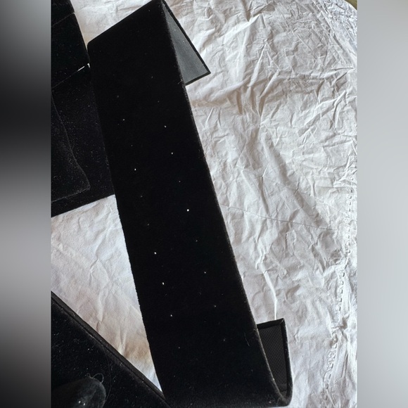 Black Velvet Jewelry Display Set - Picture 3 of 7